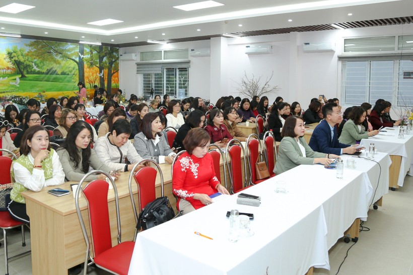 Các đại biểu về dự hội nghị.